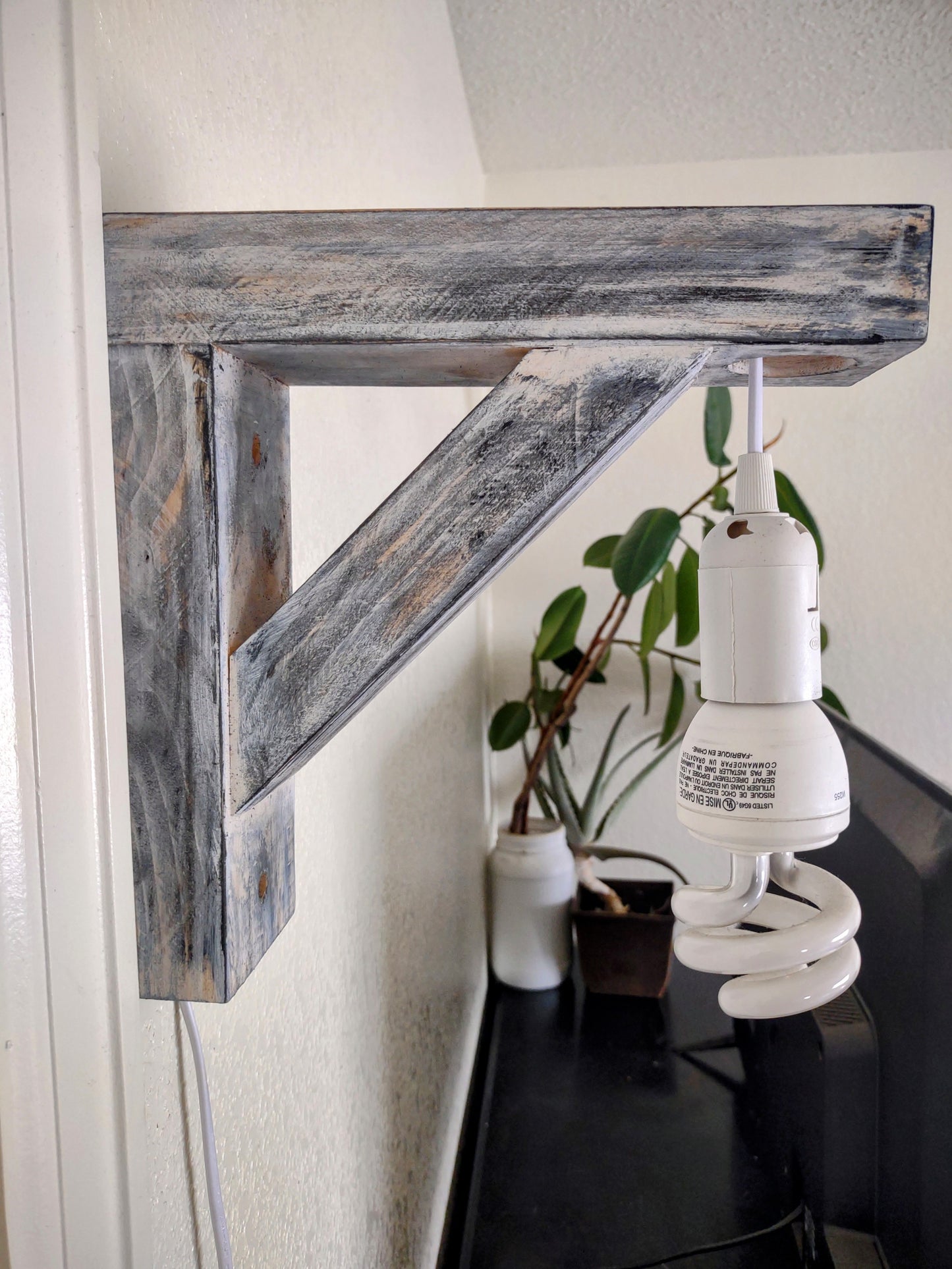 Corbel Lamp